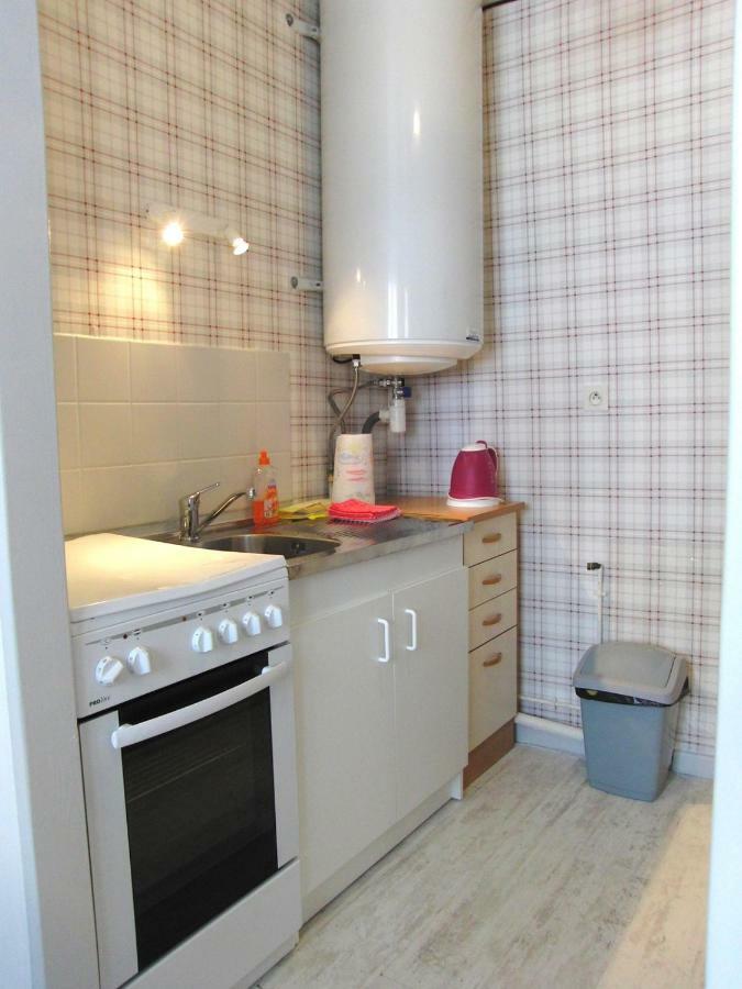Une Petite Halte Apartment Calais Bagian luar foto