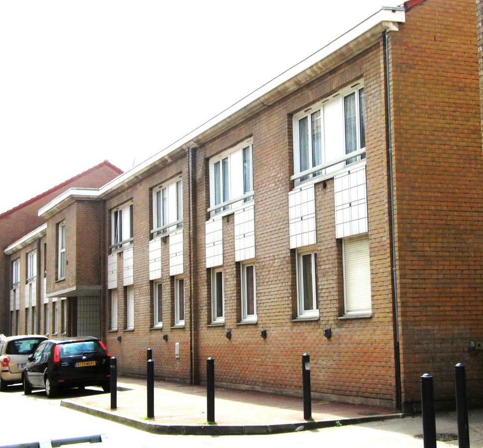 Une Petite Halte Apartment Calais Bagian luar foto
